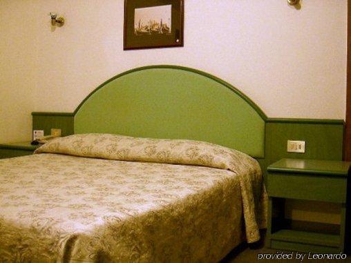 Hotel Astoria Velence Kültér fotó