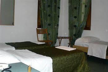 Hotel Astoria Velence Kültér fotó